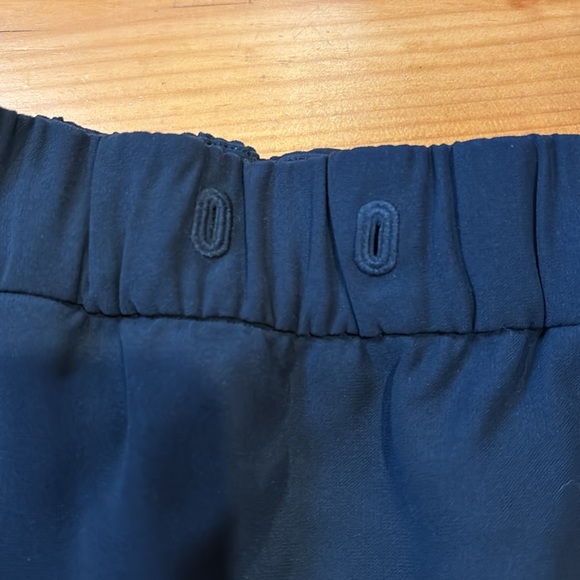 LULULEMON 4 Black On The Fly Skirt Woven Wrinkle-Free Pockets - Picture 8 of 9